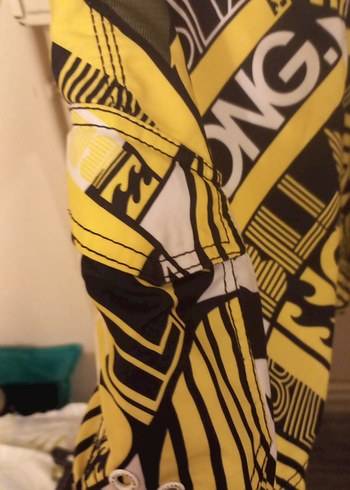 Sarı Baskılı Bol Kesim Erkek Mayo - Görsel 3