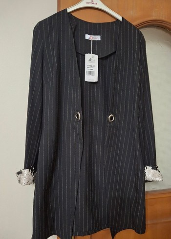 Düğmeli Siyah Çizgili Uzun Kadın Blazer