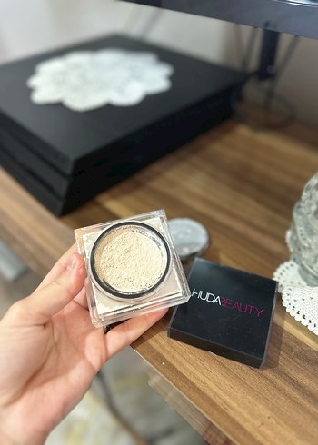 Huda Beauty orijinal pudra - Görsel 2