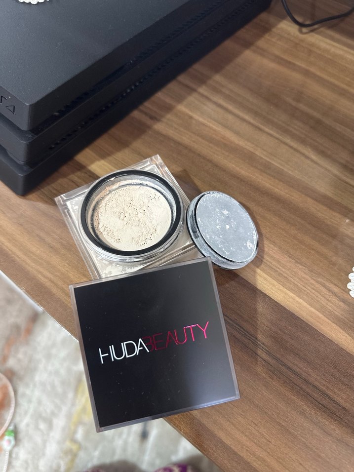Huda Beauty orijinal pudra - Görsel 4