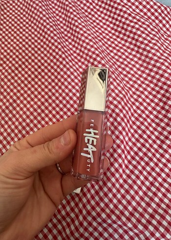 Fenty Beauty heat gloss - Görsel 2