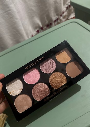 Revolution Açık Tonlu allık paketi - Görsel 3