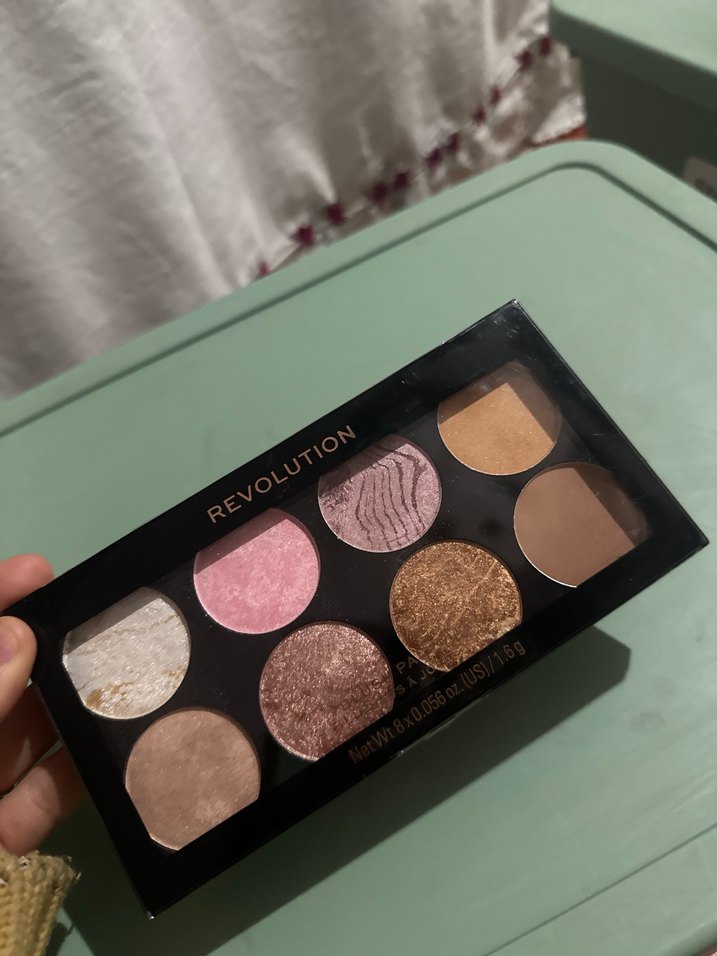 Revolution Açık Tonlu allık paketi - Görsel 3