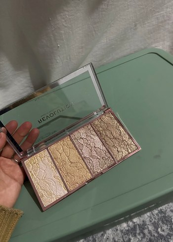 Revolution Vintage Dantel Aydınlatıcı Paleti - Görsel 3