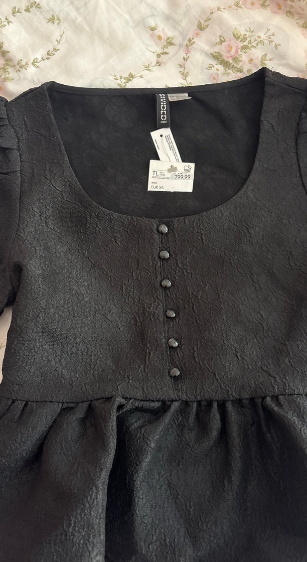 Düğmeli Siyah Kısa Kollu Bluz - Görsel 3