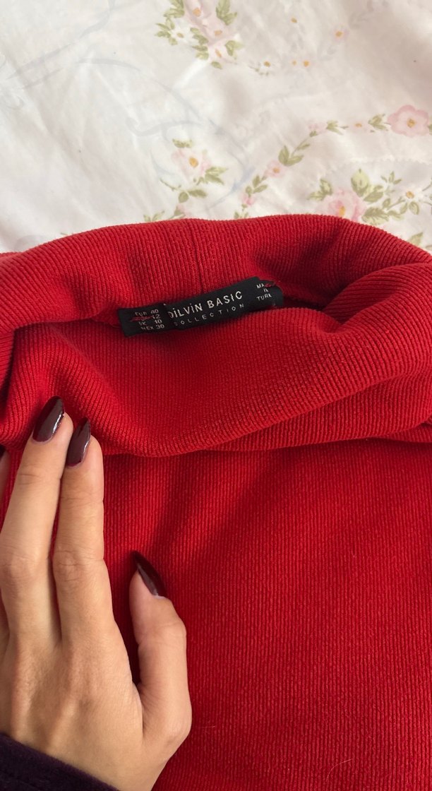 Kırmızı Boğazlı Kadın Sweatshirt - Görsel 3