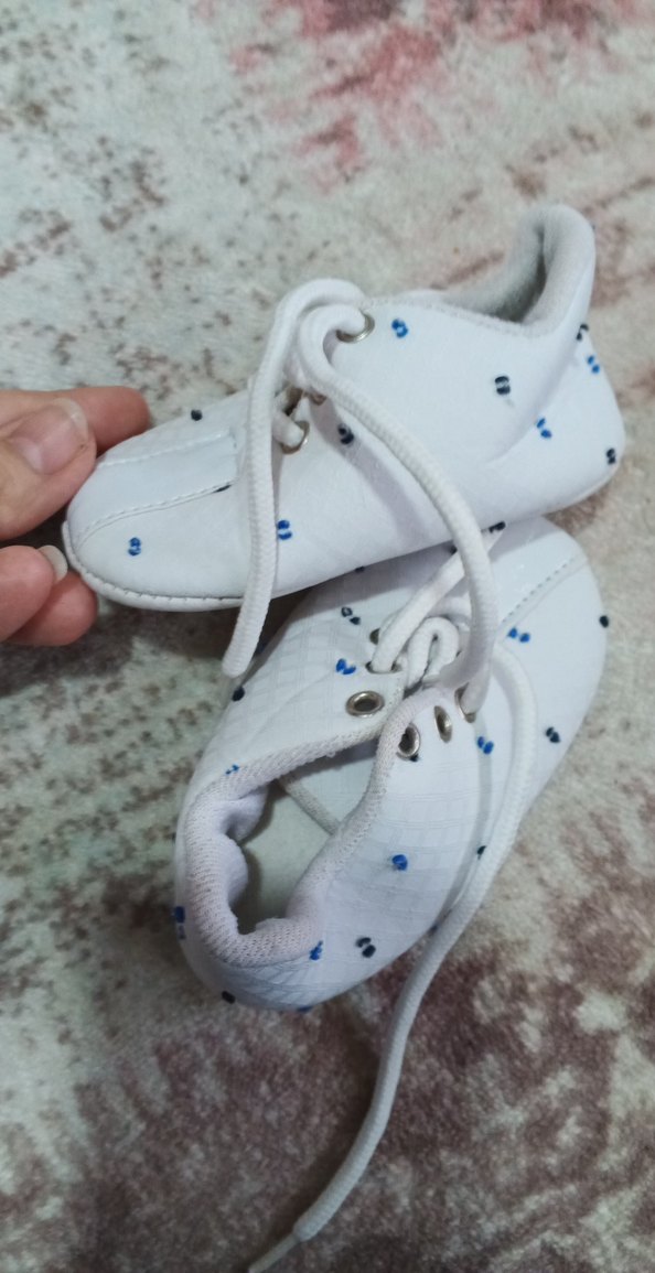 Nakışlı Beyaz Erkek Bebek İlk Adım Ayakkabısı - Görsel 4