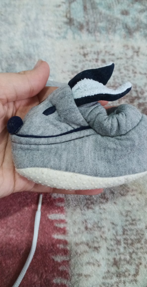 bebek için Gri Nakışlı Sıcak Terlik - Görsel 2