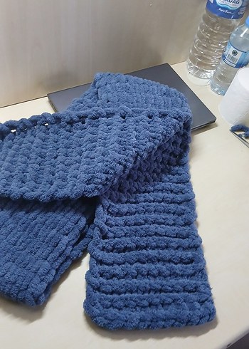 Mavi Puffy Atkı - Görsel 3