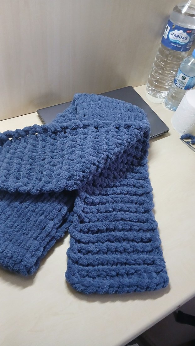 Mavi Puffy Atkı - Görsel 3