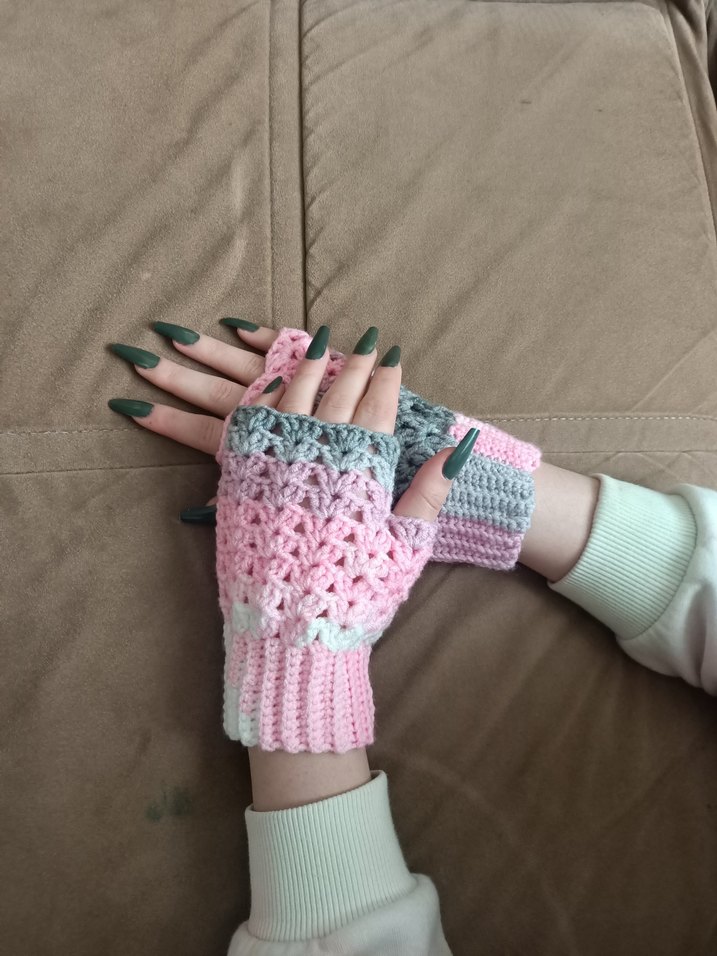 Parmaksız desenli el örgüsü eldiven 
karısık renkli parmaksız - Görsel 2