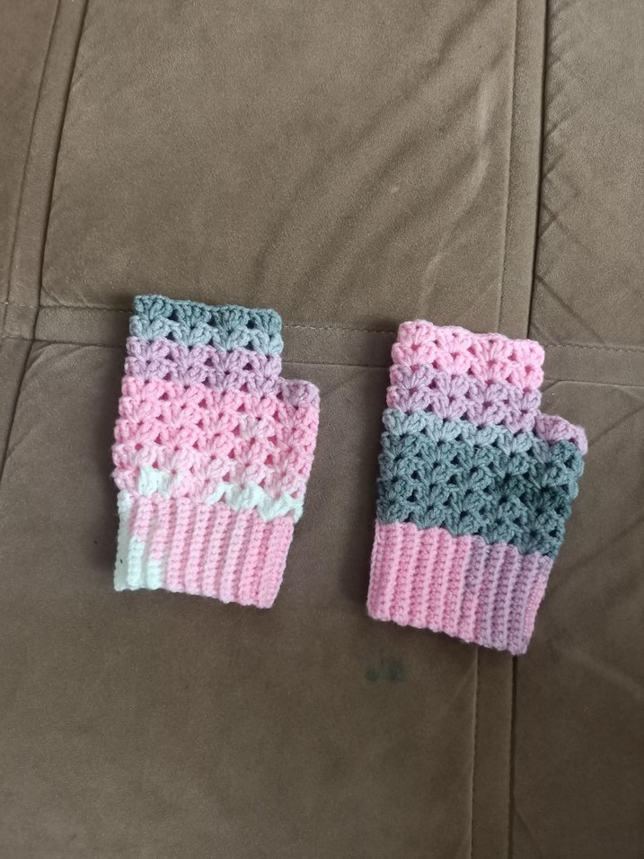 Parmaksız desenli el örgüsü eldiven 
karısık renkli parmaksız - Görsel 5