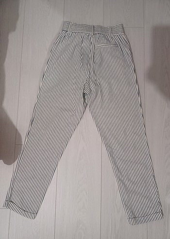 LC Waikiki Lc Waikiki Boyuna Lacivert Çizgili Beyaz Pantolon