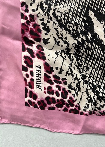 Tekbir Pembe Desenli Kadın Fular
