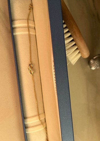 Zarif Zincir Detaylı Altın Kadın Bileklik - Görsel 2