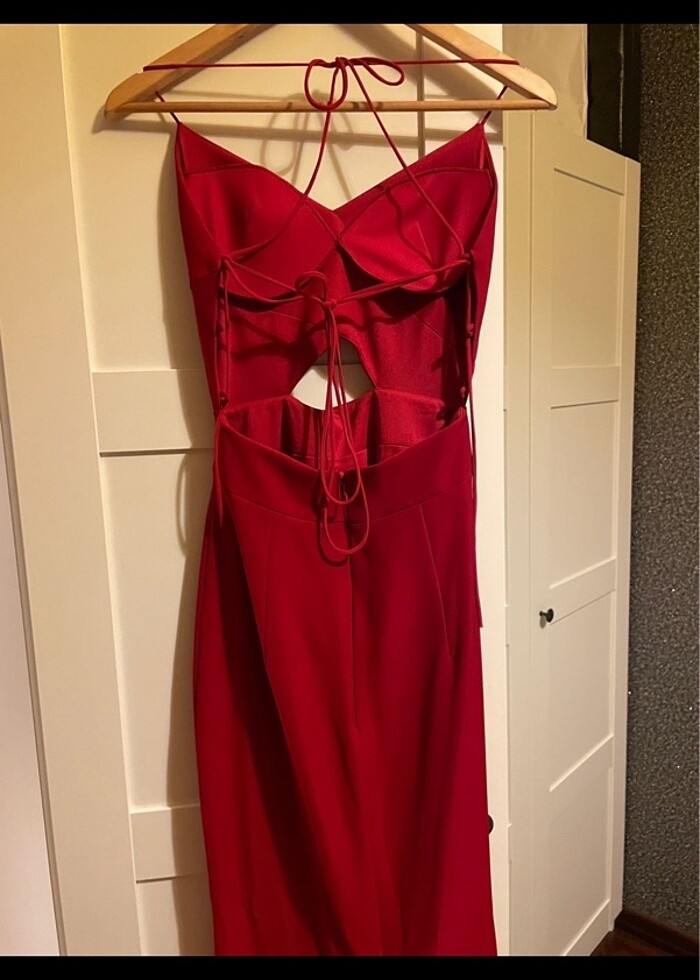 Şık ve Asil Kırmızı Abiye - Görsel 4