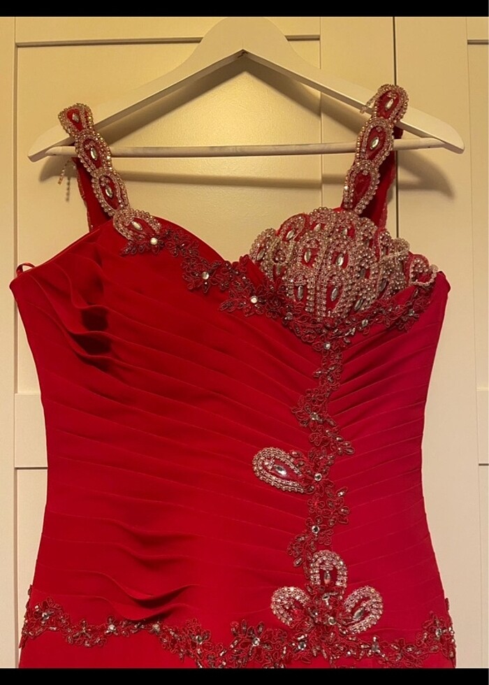 Kırmızı abiye - Görsel 2