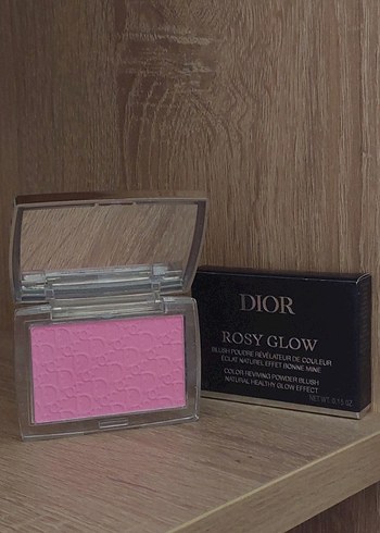 Dior Rosy Glow Açık Pembe Allık