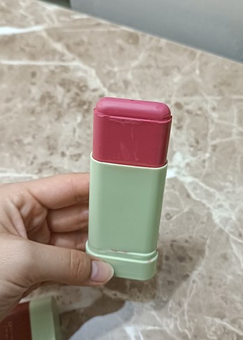 Diğer Parlak Bej Nemlendirici Allık Stick