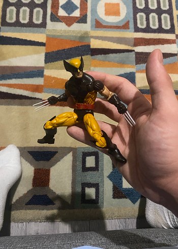 Marvel Legends Wolverine Brown Suit Figure - Görsel 4