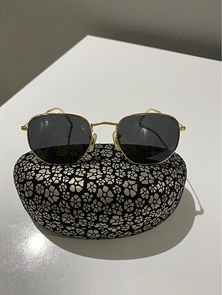 Rayban güneş gözlüğü