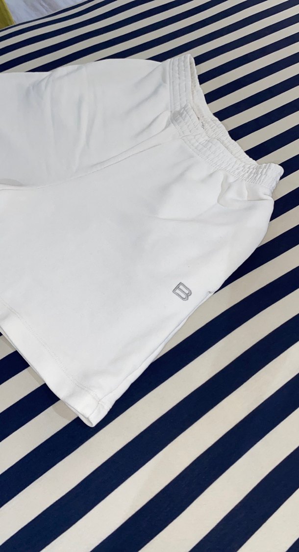 Beyaz Mini Şort - Görsel 4