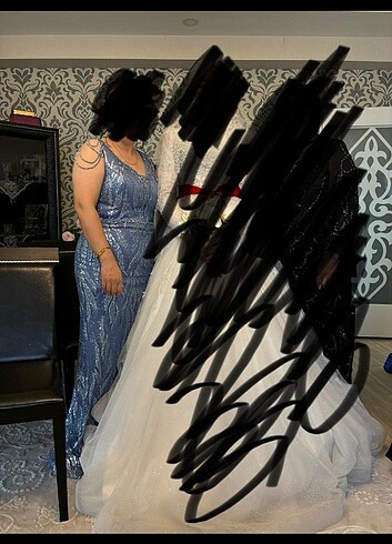 abiyeyi 1 kere giyilmiştir. kilo 65 boy 165. abiye bedeni 44 dür