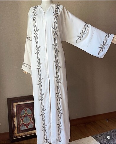 Diğer Lüks El İşlemeli Beyaz Abaya ? Dubai Üretimi, Kuşak ve Şal Dahil