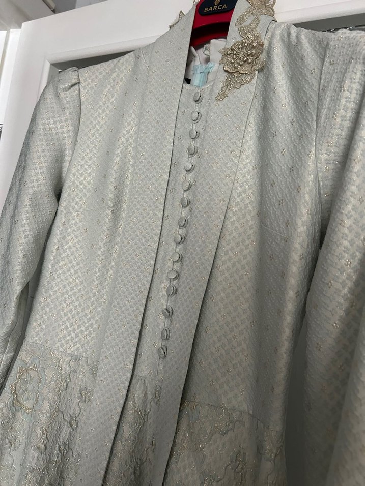 Düğmeli Uzun Gri Nakışlı Kadın Elbise - Görsel 3