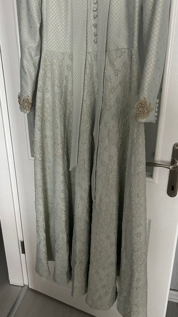 Düğmeli Uzun Gri Nakışlı Kadın Elbise - Görsel 2