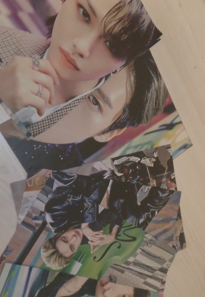 STRAY KİDS 6 tane karisik poster - Görsel 2