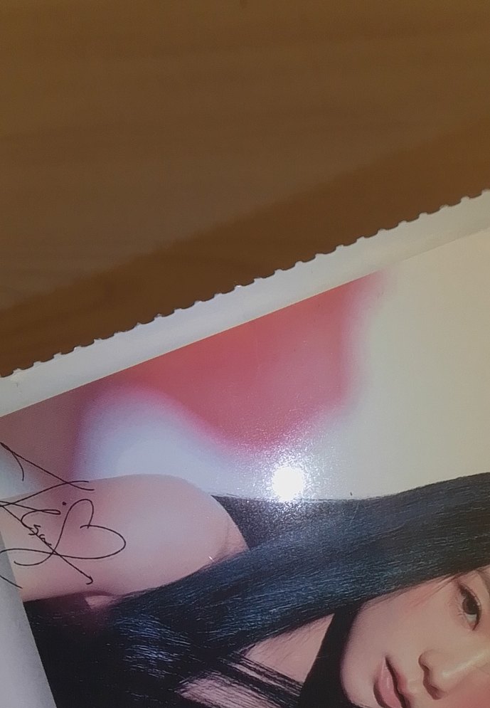 Jisoo ufak hasarli büyük photocard - Görsel 3