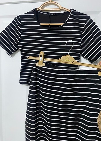 Çizgili Siyah beyaz üst ve etek takım - Görsel 2