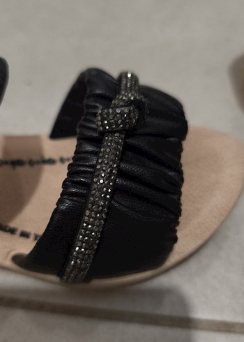 26 Beden siyah Renk Kız Çocuk Siyah Gotik Tokalı Terlik