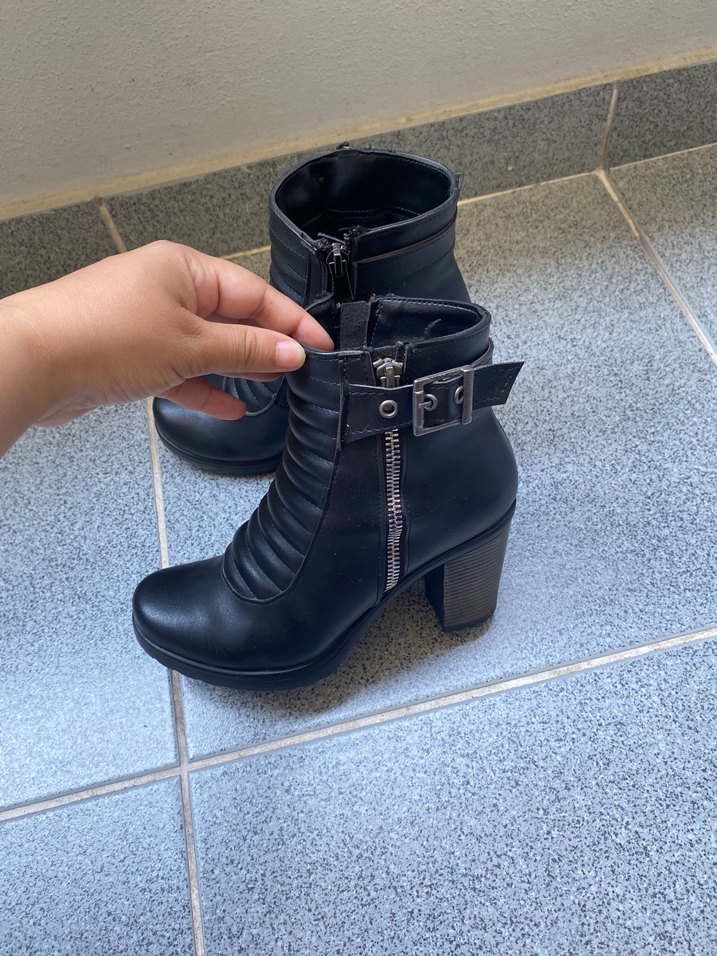 Tokalı Kadın Siyah Topuklu Bot - Görsel 2