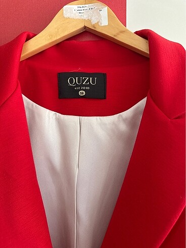 Quzu Kırmızı blazer