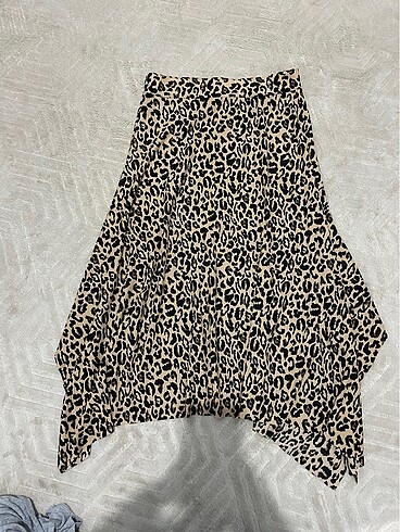 Leopar desenli etek