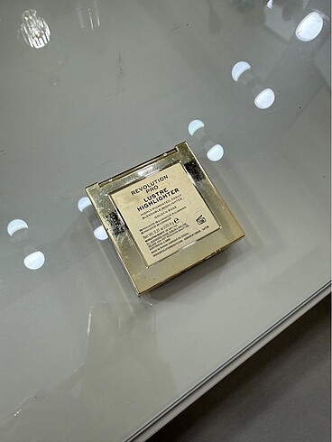 Revolution Pro Higlither Aydınlatıcı Golden Rose rengi - Görsel 3