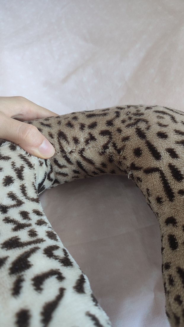 Leopar Desenli Kahverengi seyehat yastığı - Görsel 3