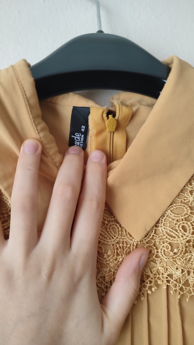 Bej Kadın Pilili Klasik Gömlek - Görsel 3