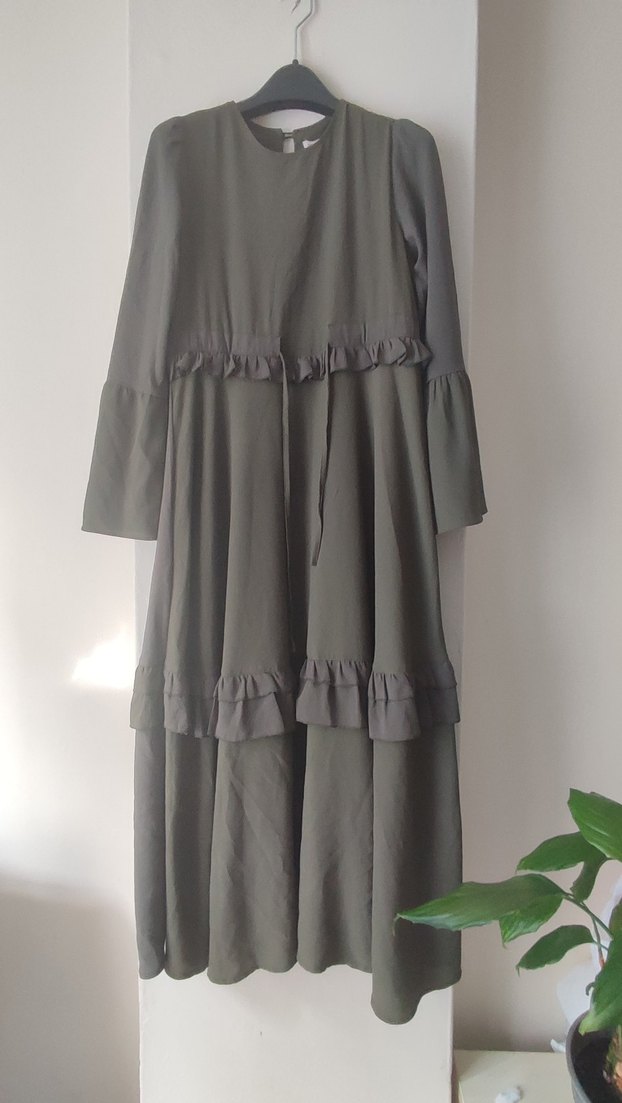 asker yeşili Fırfırlı Uzun Kadın Elbise - Görsel 3