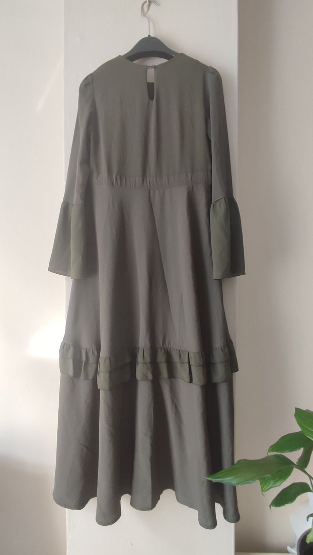 asker yeşili Fırfırlı Uzun Kadın Elbise - Görsel 4