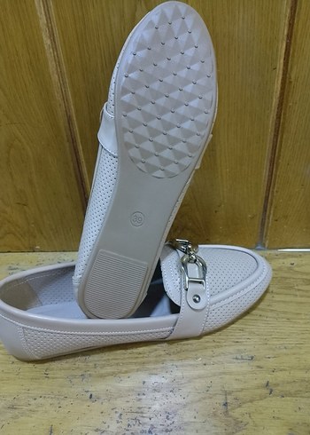 Gri Yılan Desenli Tokalı Kadın Babet - Görsel 2