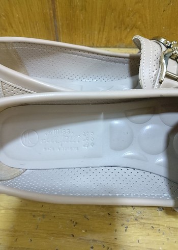 Gri Yılan Desenli Tokalı Kadın Babet - Görsel 3