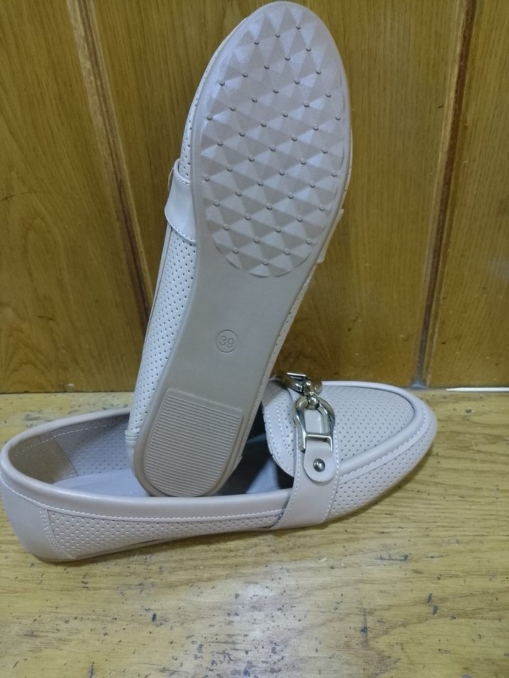 Gri Yılan Desenli Tokalı Kadın Babet - Görsel 2