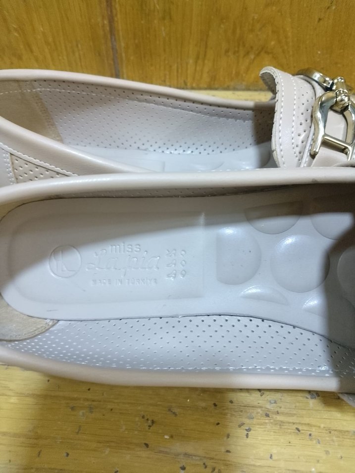 Gri Yılan Desenli Tokalı Kadın Babet - Görsel 3