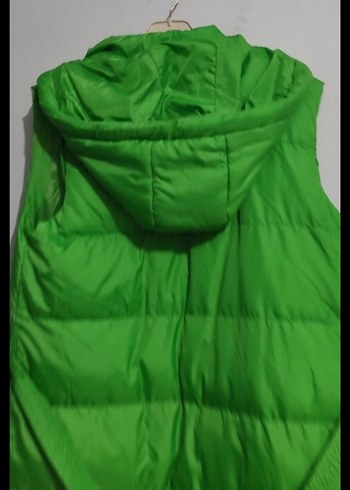 Yeşil Fermuarlı Kapüşonlu Kadın Yelek - Görsel 4