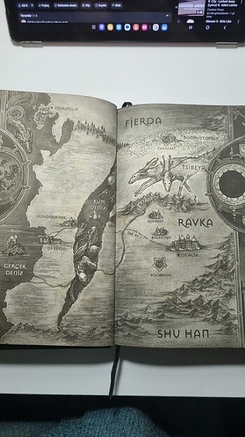  Beden Renk Gölge ve Kemik - Leigh Bardugo