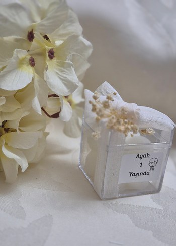 Beyaz Kurdeleli Hediye Kutusu - Görsel 3