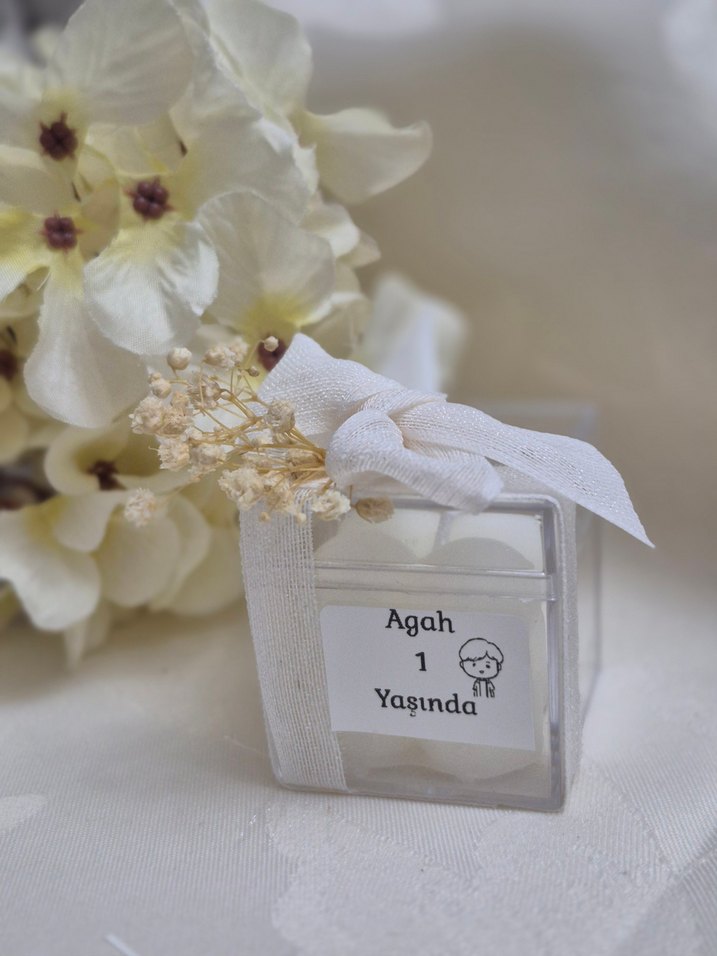 Beyaz Kurdeleli Hediye Kutusu - Görsel 5